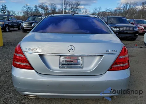 2011 Mercedes-Benz S 550 4Matic z USA, uszkodzony, nr VIN WDDNG8GB1BA409859
